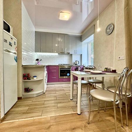 Apartpoltava Витончені Апартаменти Біля Лялькового Театру, Звітна Документація Для Відрядження, Банківський Чек Ngoại thất bức ảnh