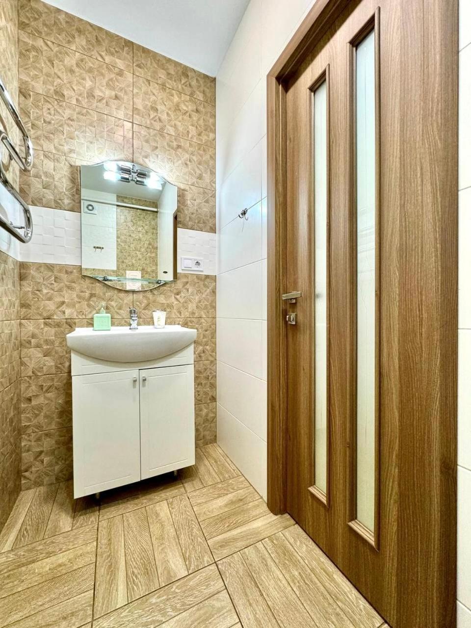 Apartpoltava Витончені Апартаменти Біля Лялькового Театру, Звітна Документація Для Відрядження, Банківський Чек Ngoại thất bức ảnh
