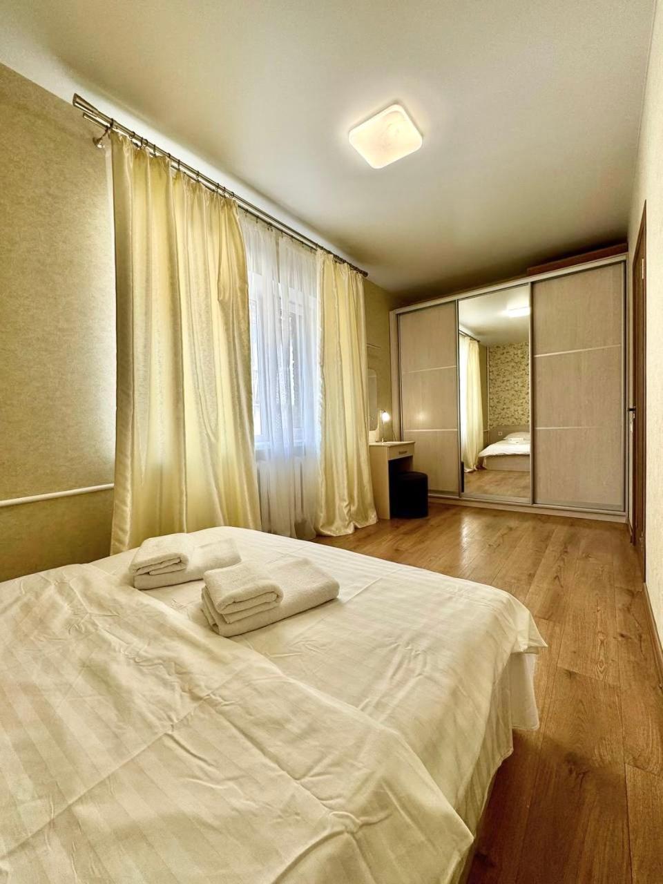 Apartpoltava Витончені Апартаменти Біля Лялькового Театру, Звітна Документація Для Відрядження, Банківський Чек Ngoại thất bức ảnh